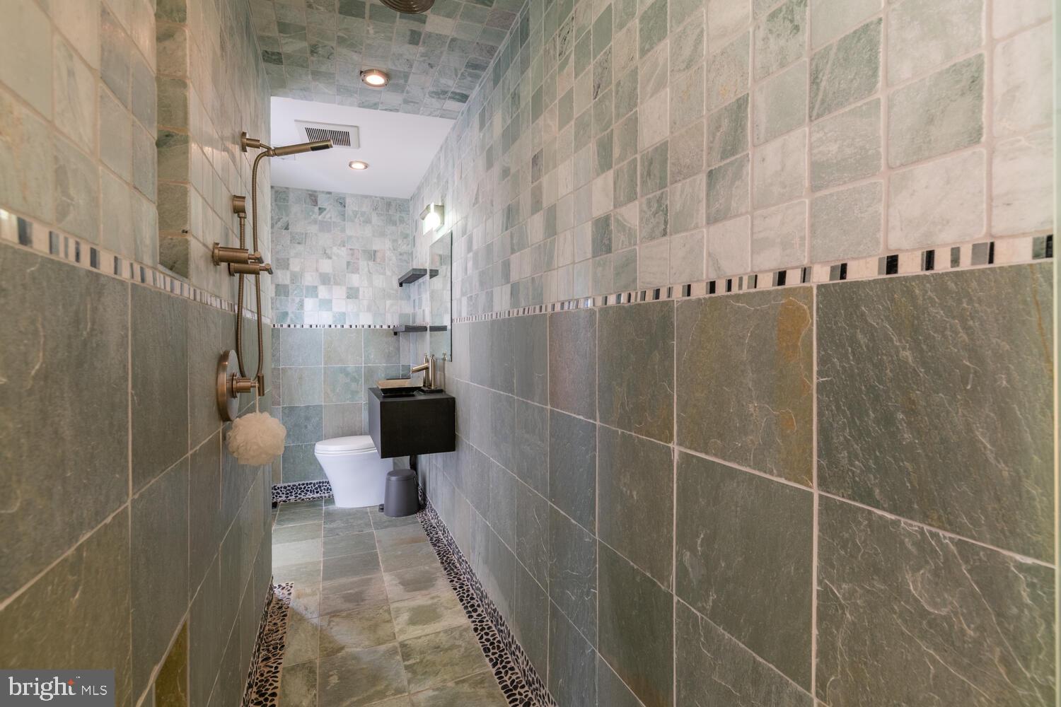 1245 Independence Avenue Southeast Washington, DC 20003 - Photo 30 of 41