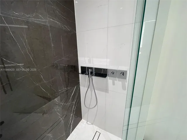 $6,500 | 300 Biscayne Blvd Way, Unit 1006E, Miami, FL 33131