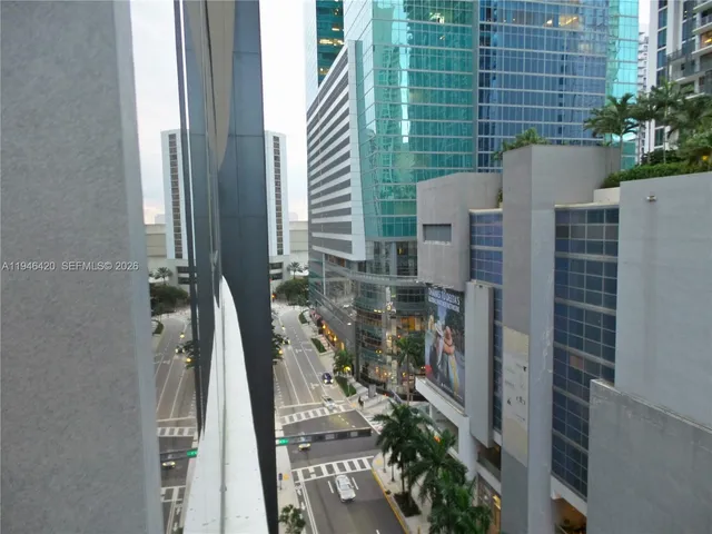 $6,500 | 300 Biscayne Blvd Way, Unit 1006E, Miami, FL 33131