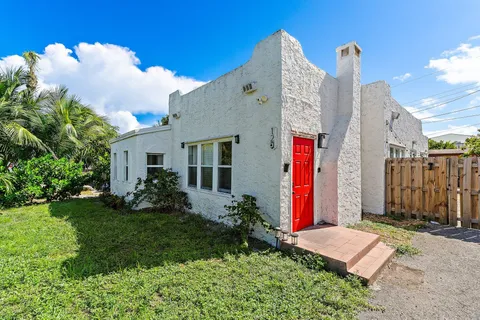 a front view of house with yard