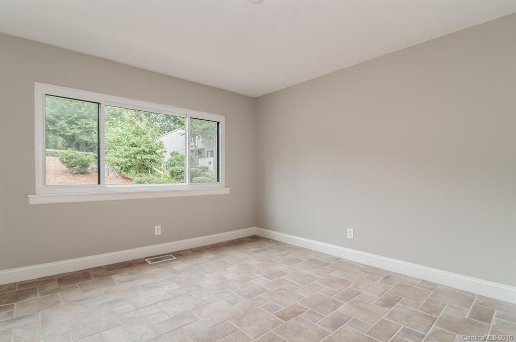 83 Ridgeport Road, Unit 83B Lake Wylie, SC 29710 - Photo 9 of 24 an empty room with a window
