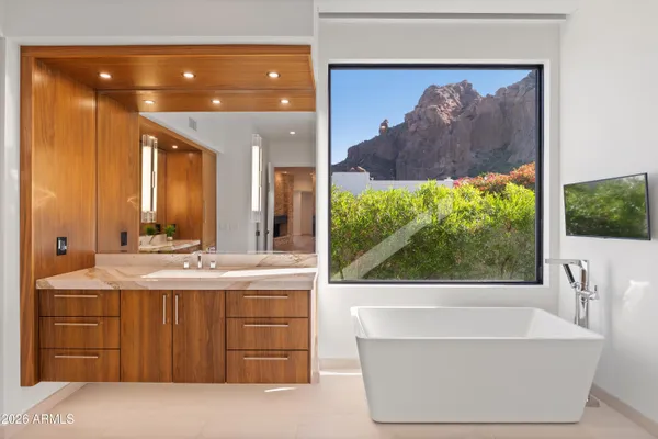 $5,350,000 | 5724 North Echo Canyon Drive, Phoenix, AZ 85018