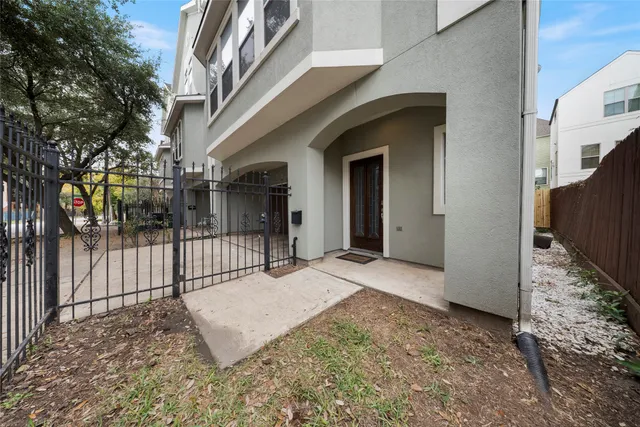 $3,400 | 4216 Eli Street, Houston, TX 77007