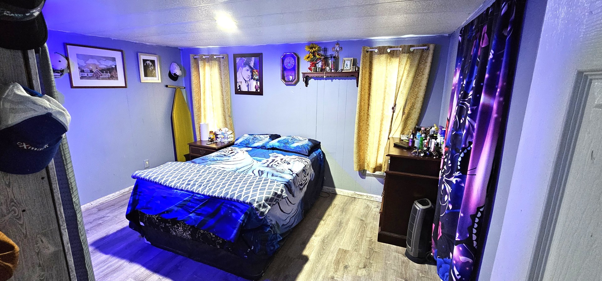 57 Curricle Road Wheeling, IL 60090 - Photo 7 of 22 a bedroom with a bed and a window