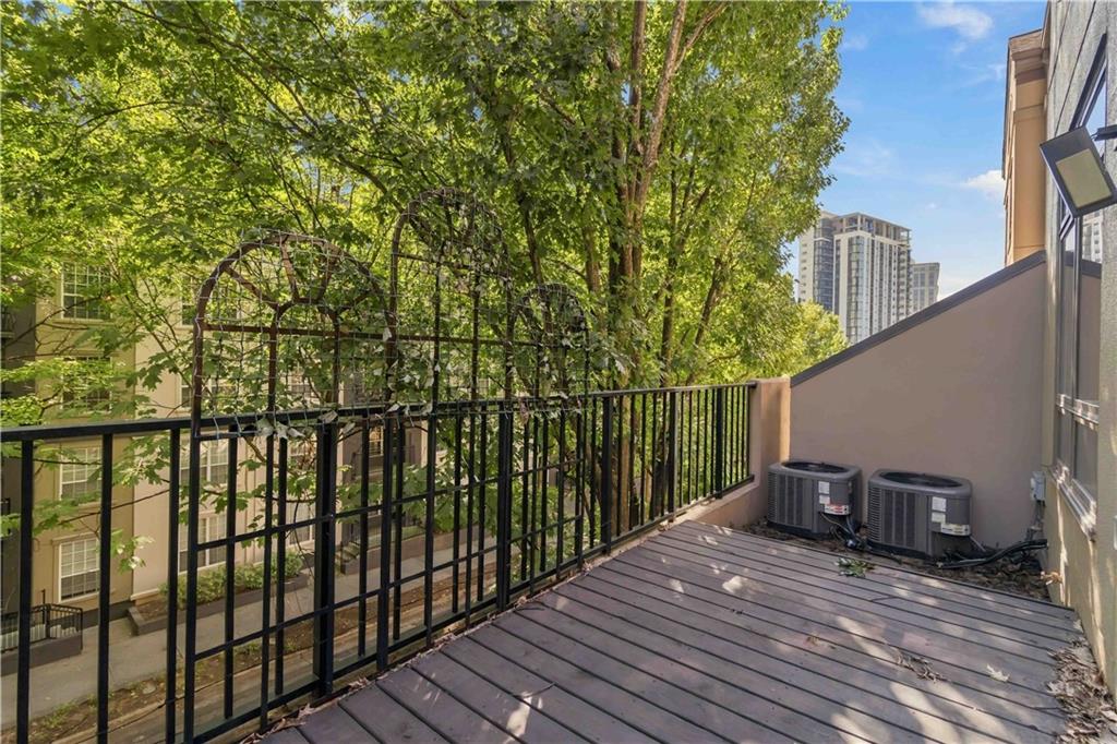 3475 Oak Valley Road Northeast, Unit 140 Atlanta, GA 30326 - Photo 6 of 41 Gallery Image 6