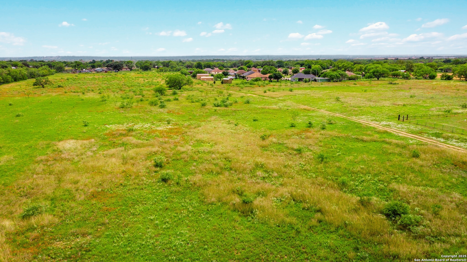 0 Borregas Road Elmendorf, TX 78112 - Photo 3 of 12 a view of an ocean from a yard