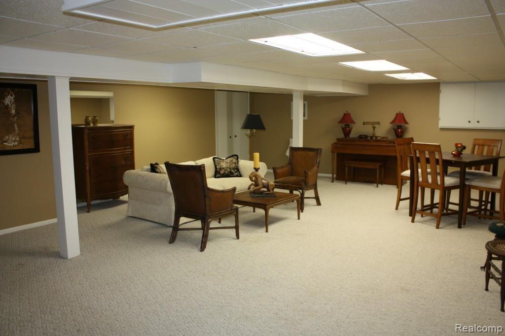 794 Dutton Road Rochester, MI 48306 - Photo 28 of 36