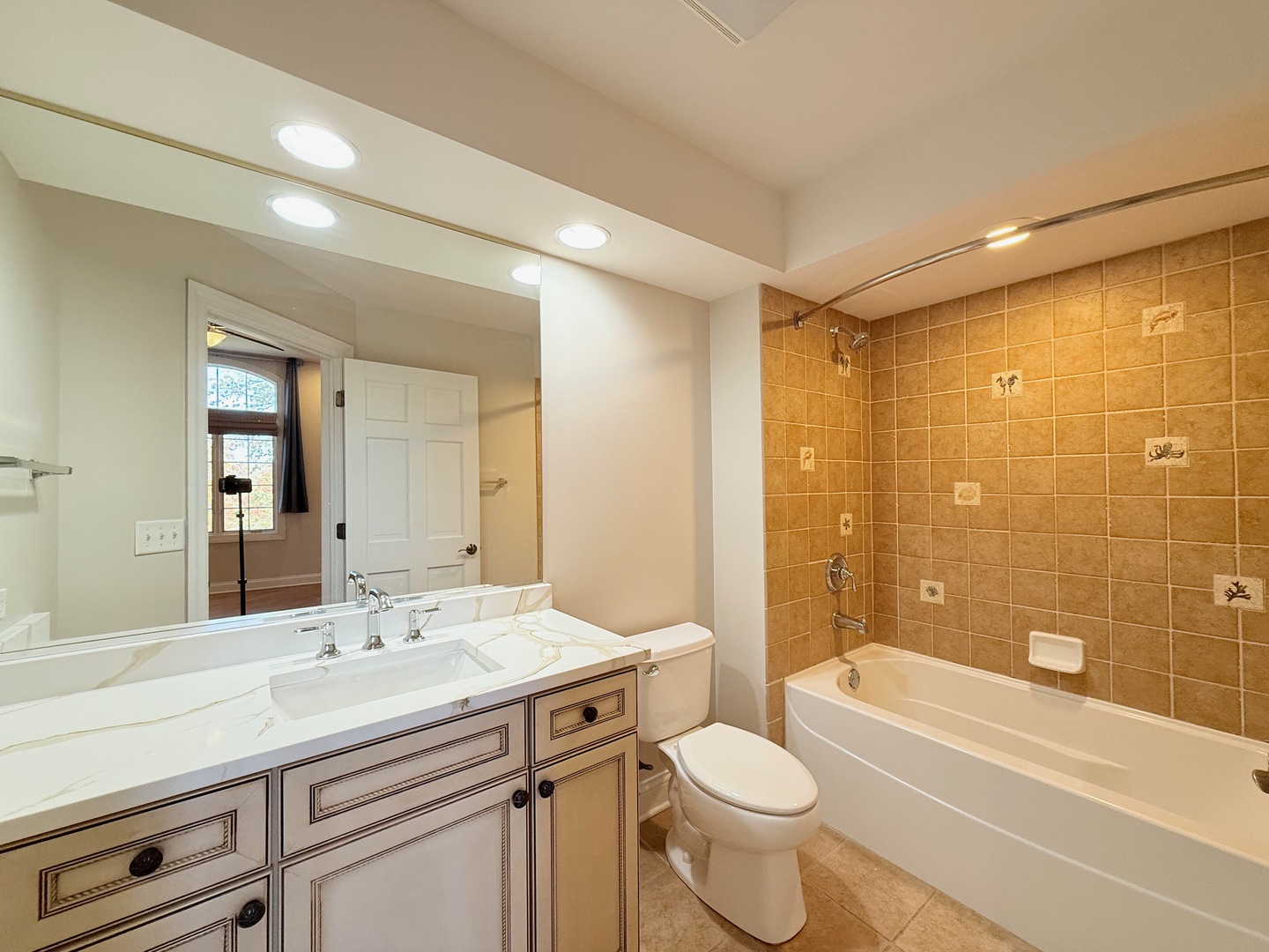 22206 North Prairie Lane Kildeer, IL 60047 - Photo 23 of 34 a bathroom with a double vanity sink toilet mirror and bathtub