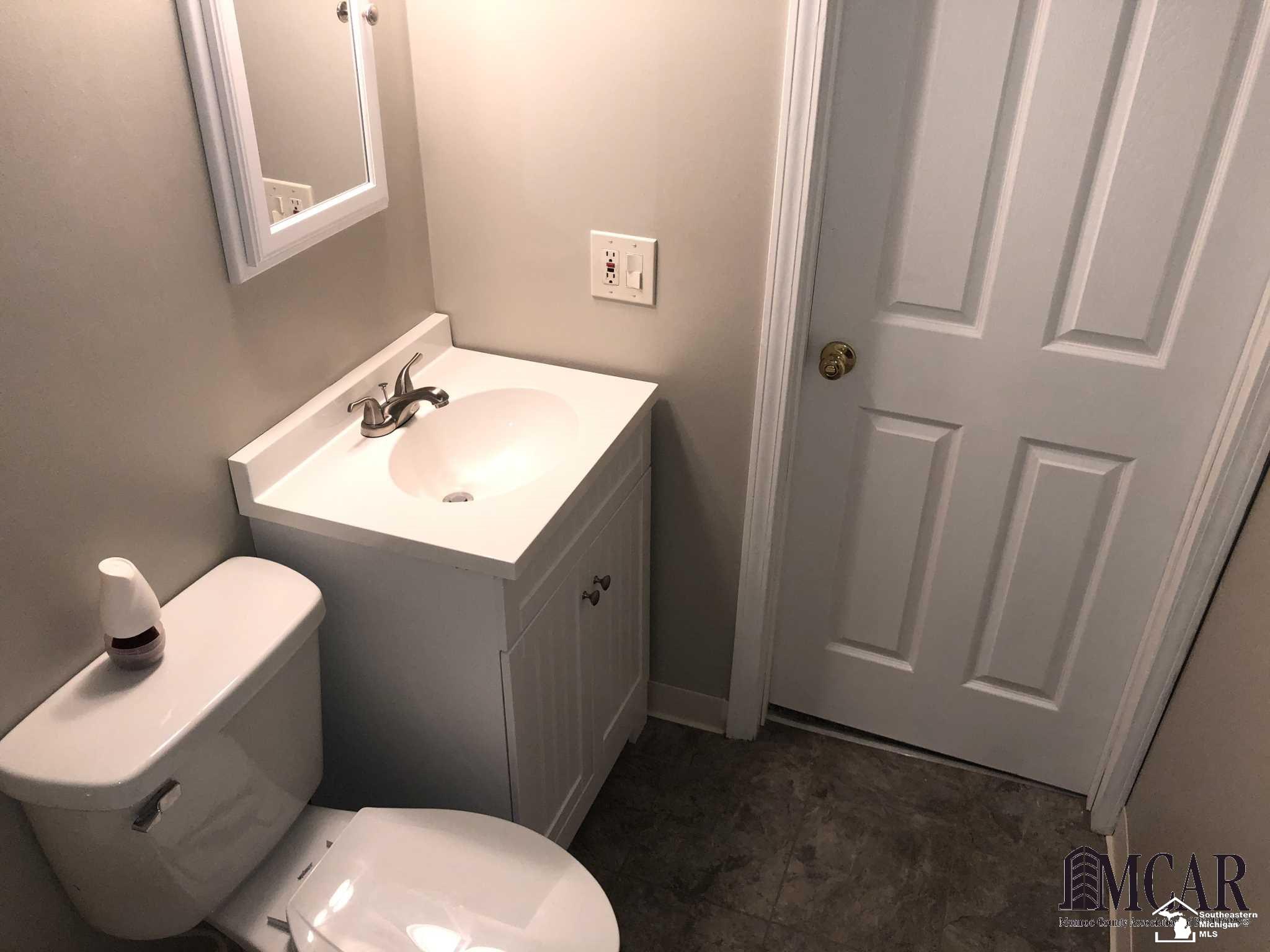 848 Rambow Drive Monroe, MI 48161 - Photo 12 of 15 21460003-11.JPG