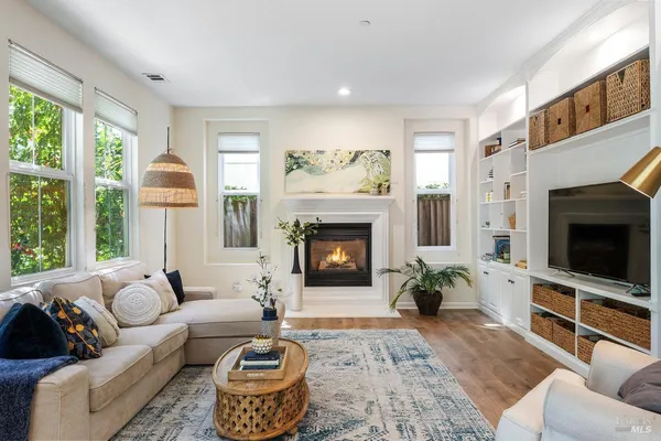 $1,295,000 | 20 Ashland Drive, Novato, CA 94949