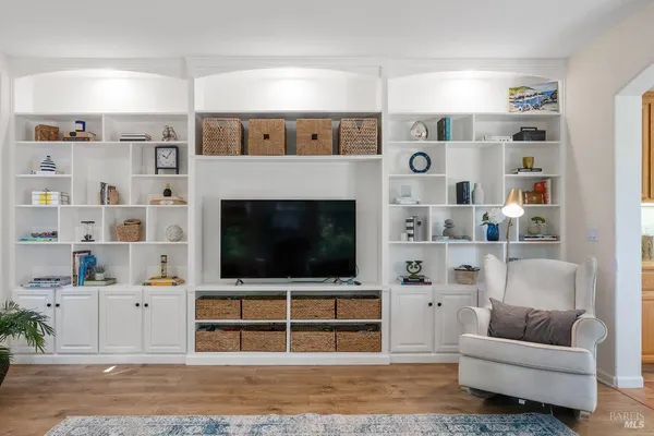 $1,295,000 | 20 Ashland Drive, Novato, CA 94949