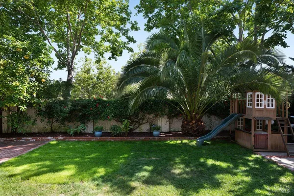 $1,295,000 | 20 Ashland Drive, Novato, CA 94949