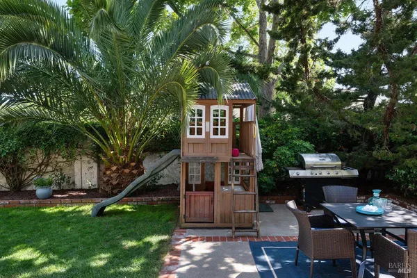 $1,295,000 | 20 Ashland Drive, Novato, CA 94949