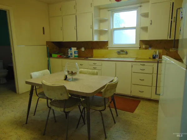 $160,000 | 233 Glenn Street South, Vale, OR 97918