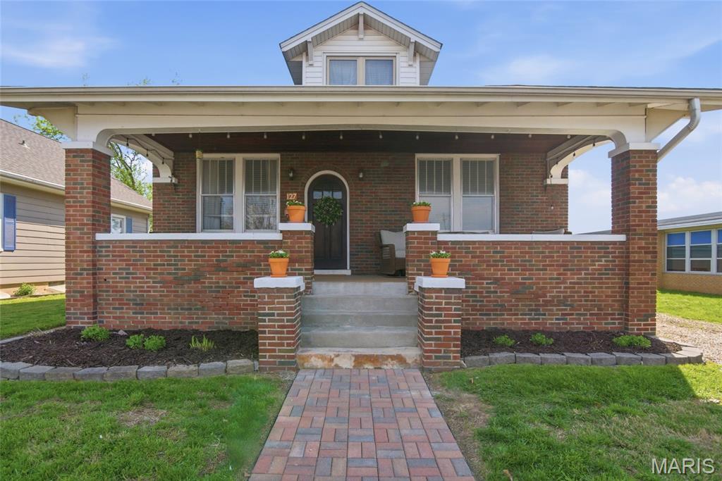 127 South Rapp Avenue Columbia, IL 62236 - Photo 1 of 48