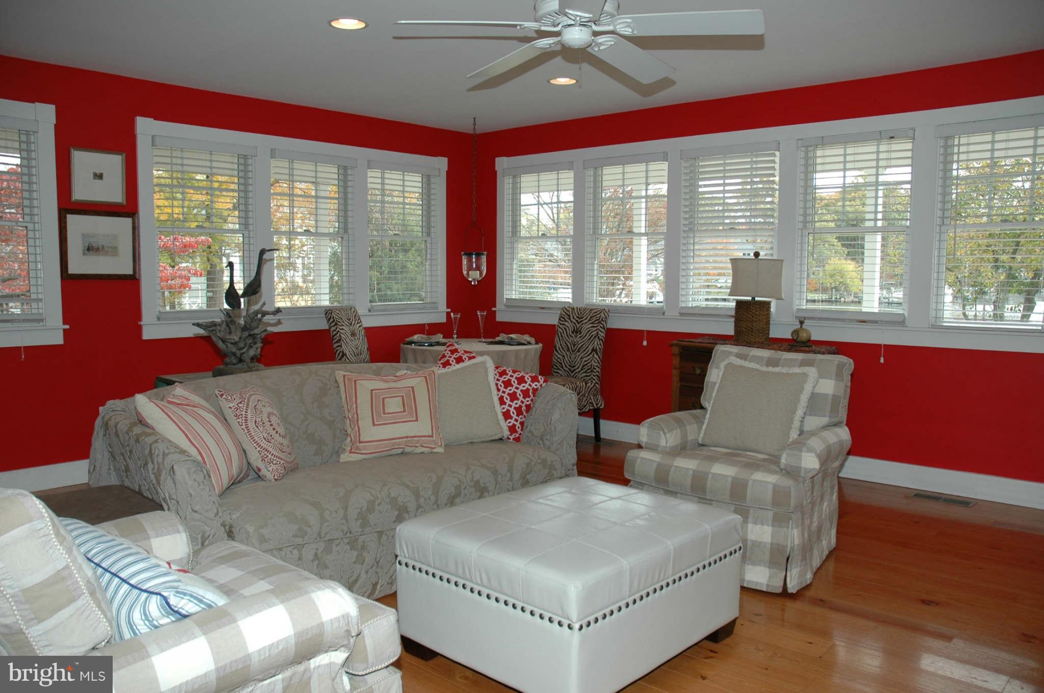 812 Riverside Drive Arnold, MD 21012 - Photo 3 of 30 Great Room View #1