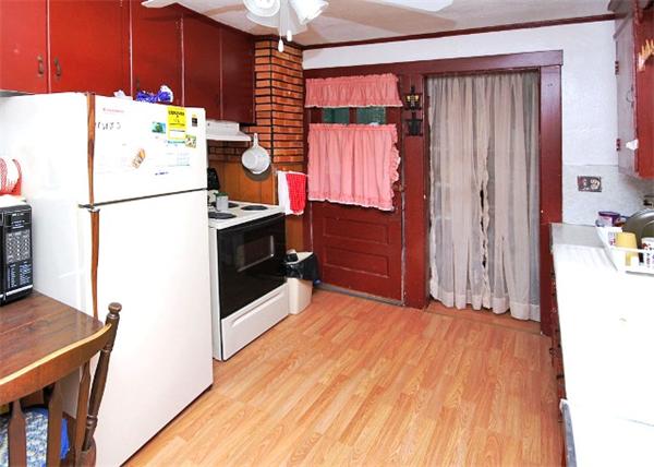 28 Preston Street Springfield, MA 01109 - Photo 6 of 16