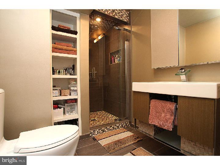 1728 Addison Street Philadelphia, PA 19146 - Photo 5 of 25 Bathroom