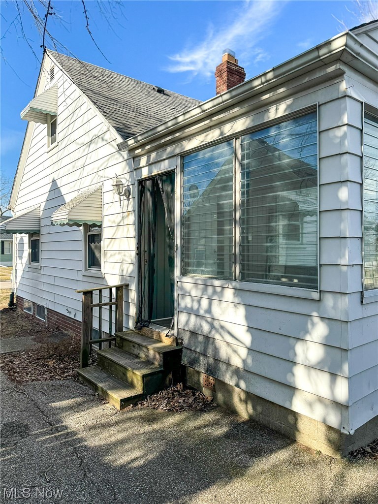3193 Joslyn Road Cleveland, OH 44111 - Photo 3 of 41 Gallery Image 3