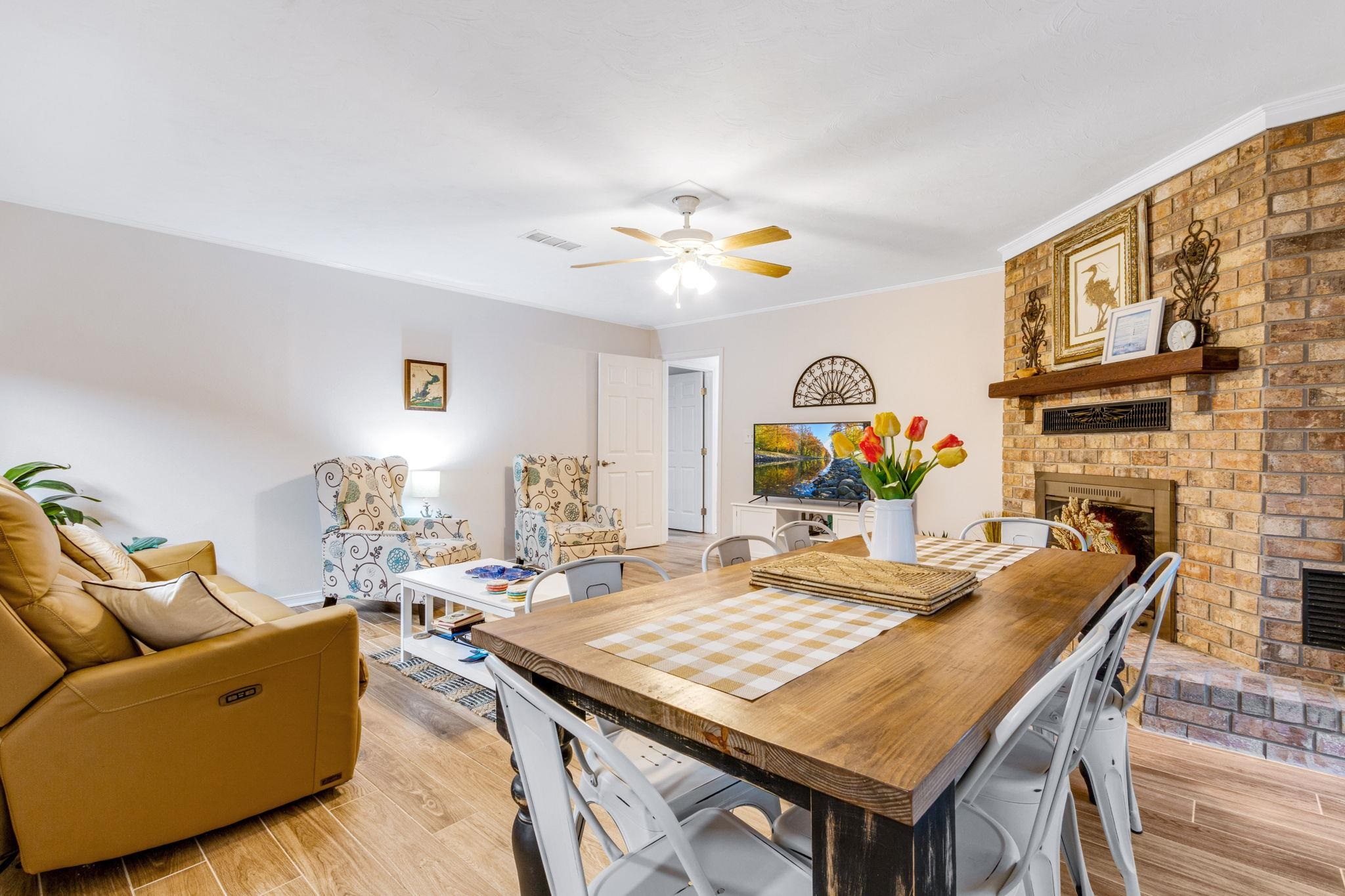 9288 County Road 99 Lillian, AL 36549 - Photo 8 of 48 Dining Area