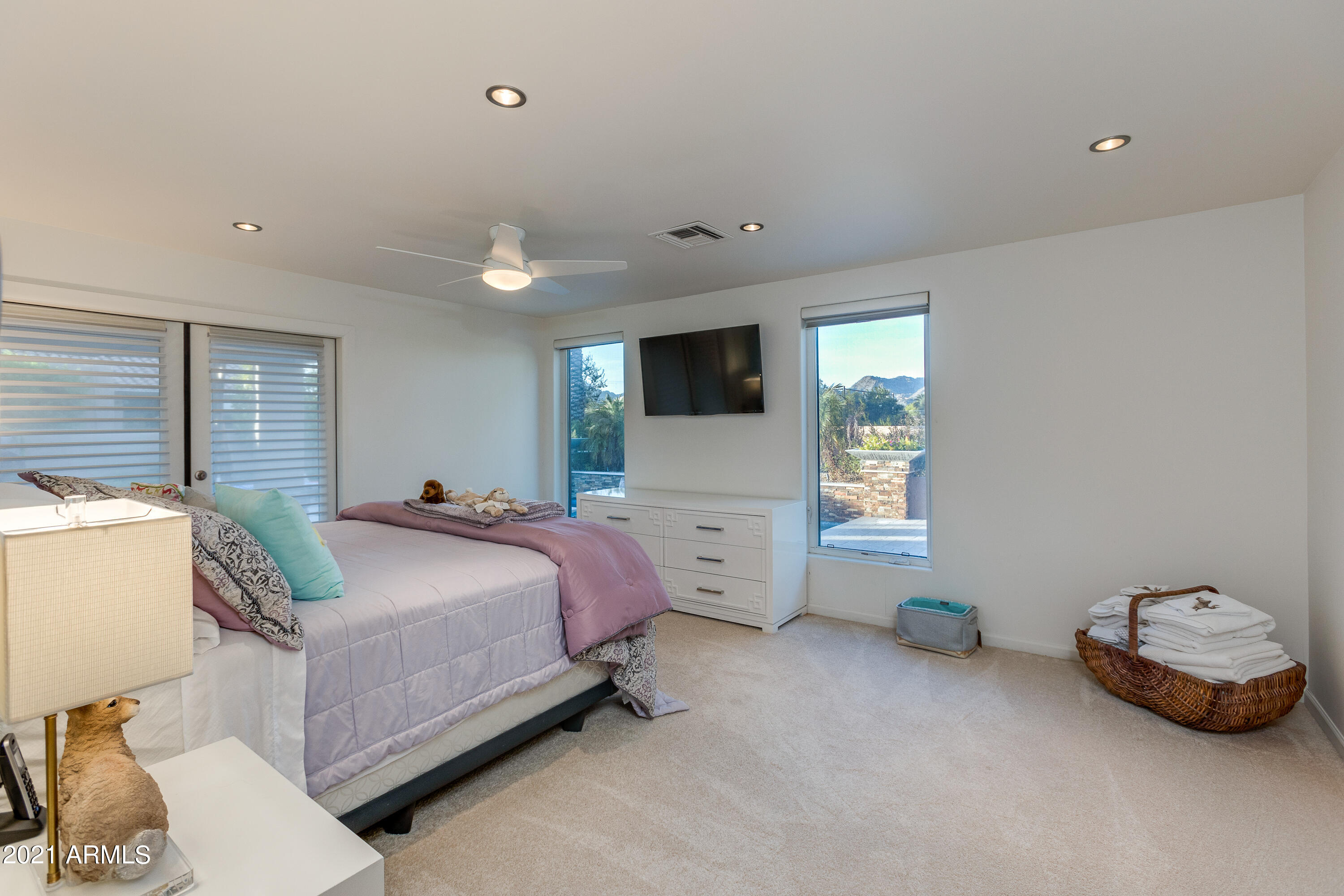 4430 East Camelback Road, Unit 41 Phoenix, AZ 85018 - Photo 9 of 24 Owner's Suite 1