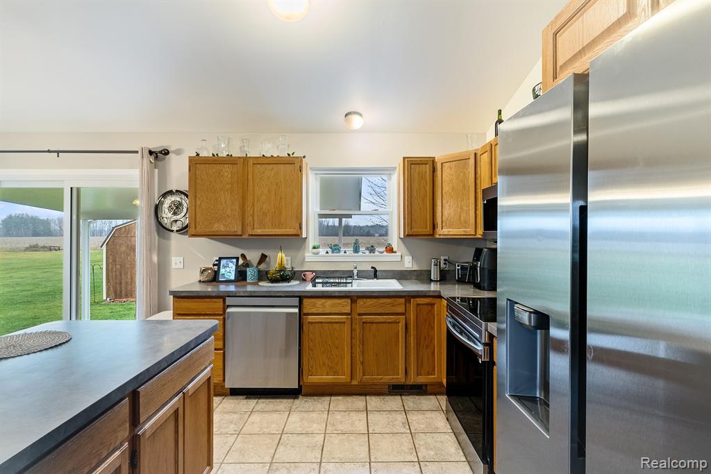 7445 Reid Road Swartz Creek, MI 48473 - Photo 17 of 31
