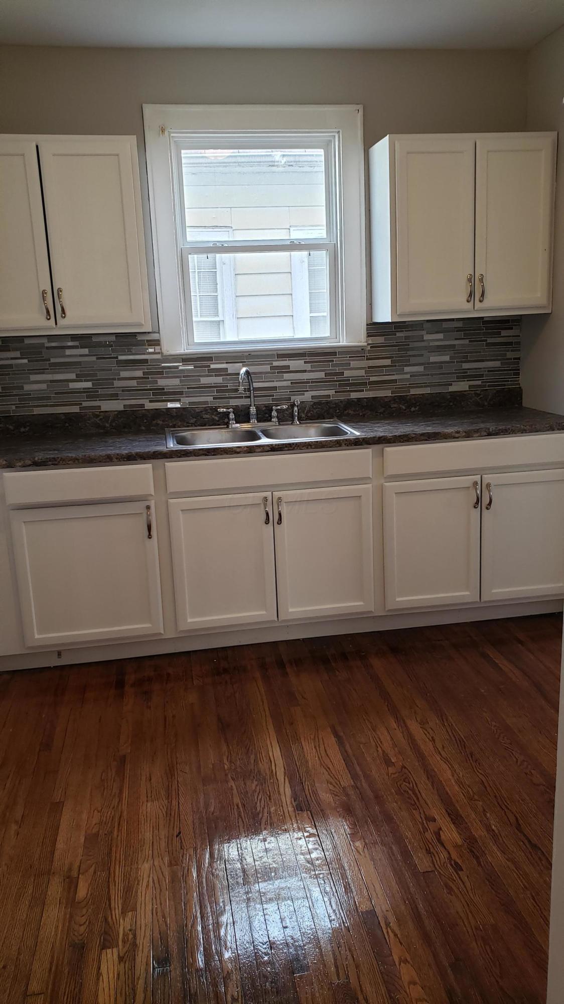 1536 East Weber Road Columbus, OH 43224 - Photo 4 of 18