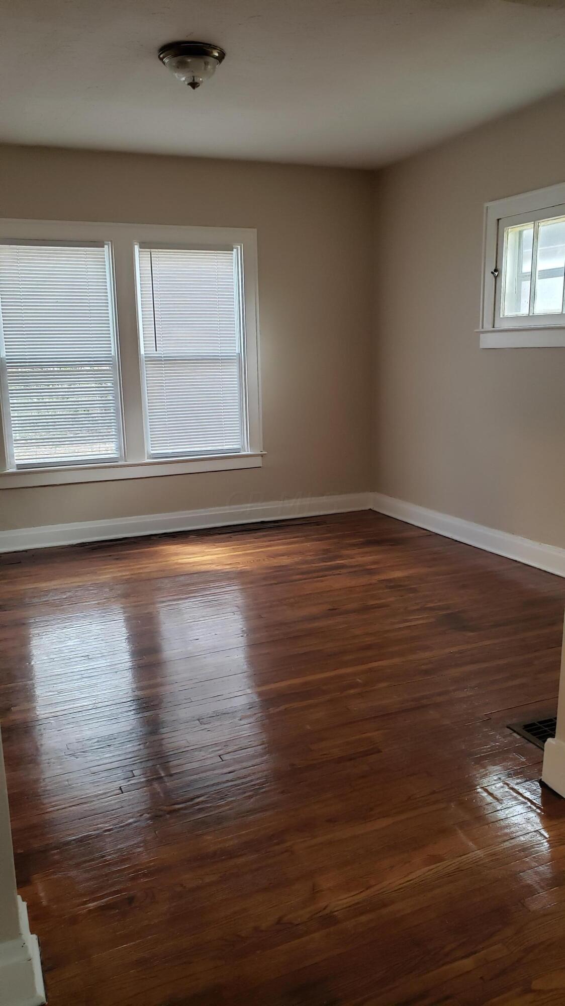 1536 East Weber Road Columbus, OH 43224 - Photo 7 of 18
