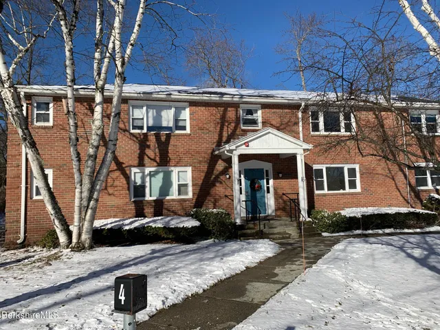 $368,000 | 4 Morgan Manor, Unit 4, Lenox, MA 01240