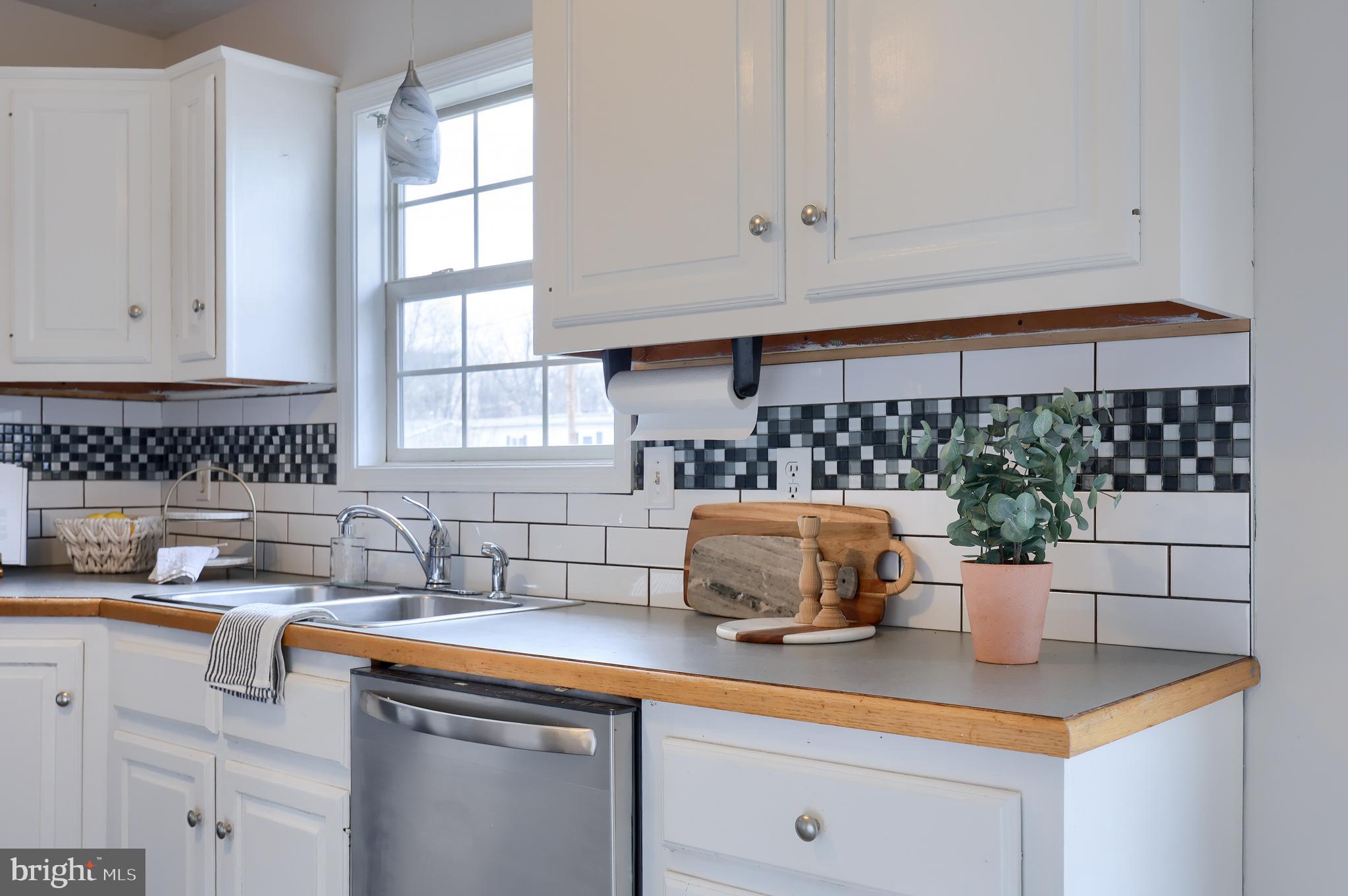 385 South Center Street Hanover, PA 17331 - Photo 12 of 38 Gallery Image 12