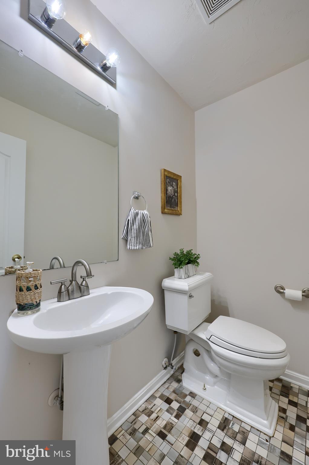 385 South Center Street Hanover, PA 17331 - Photo 23 of 38 Gallery Image 23