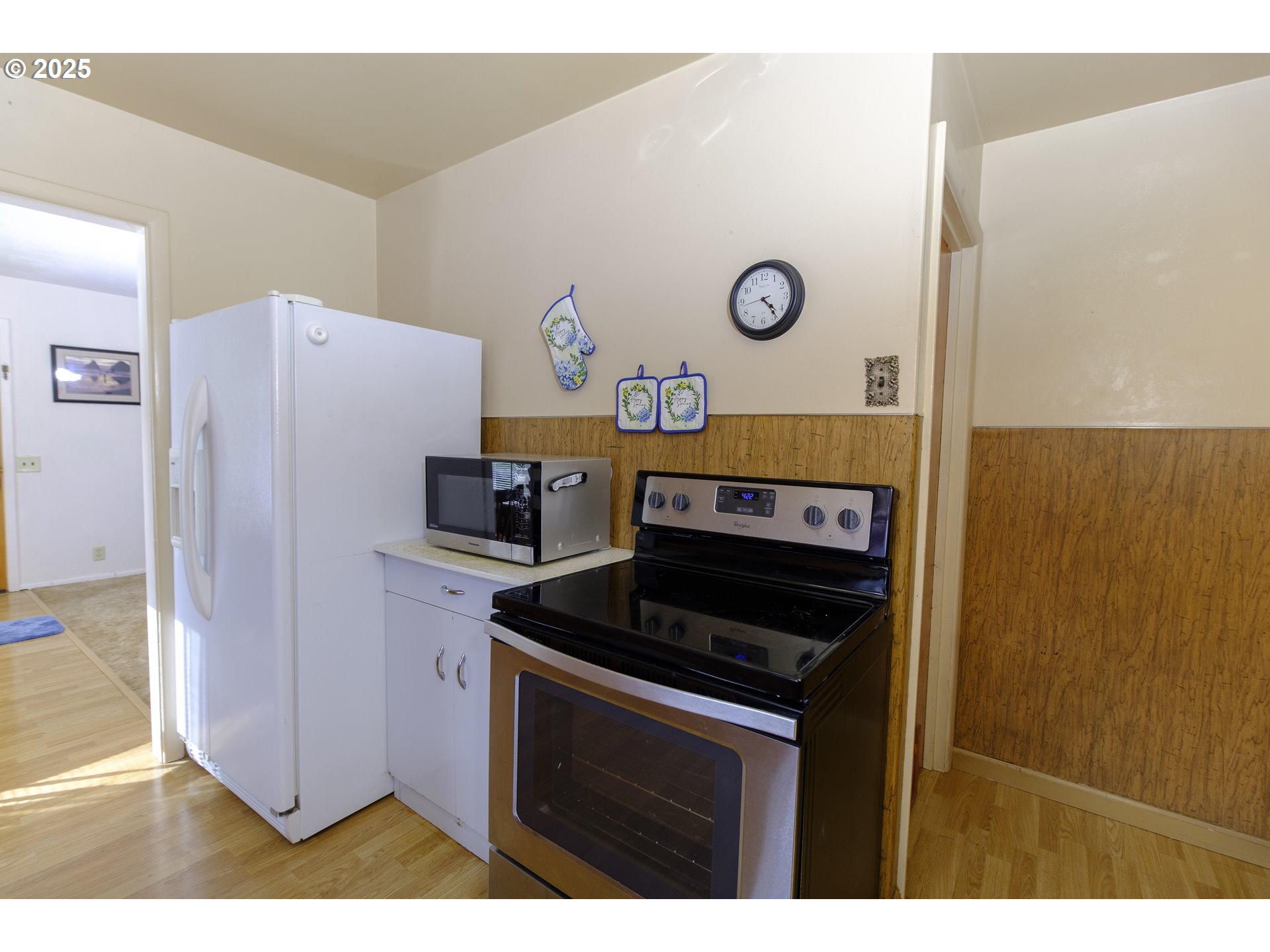 88199 Chestnut Street Mapleton, OR 97453 - Photo 13 of 40