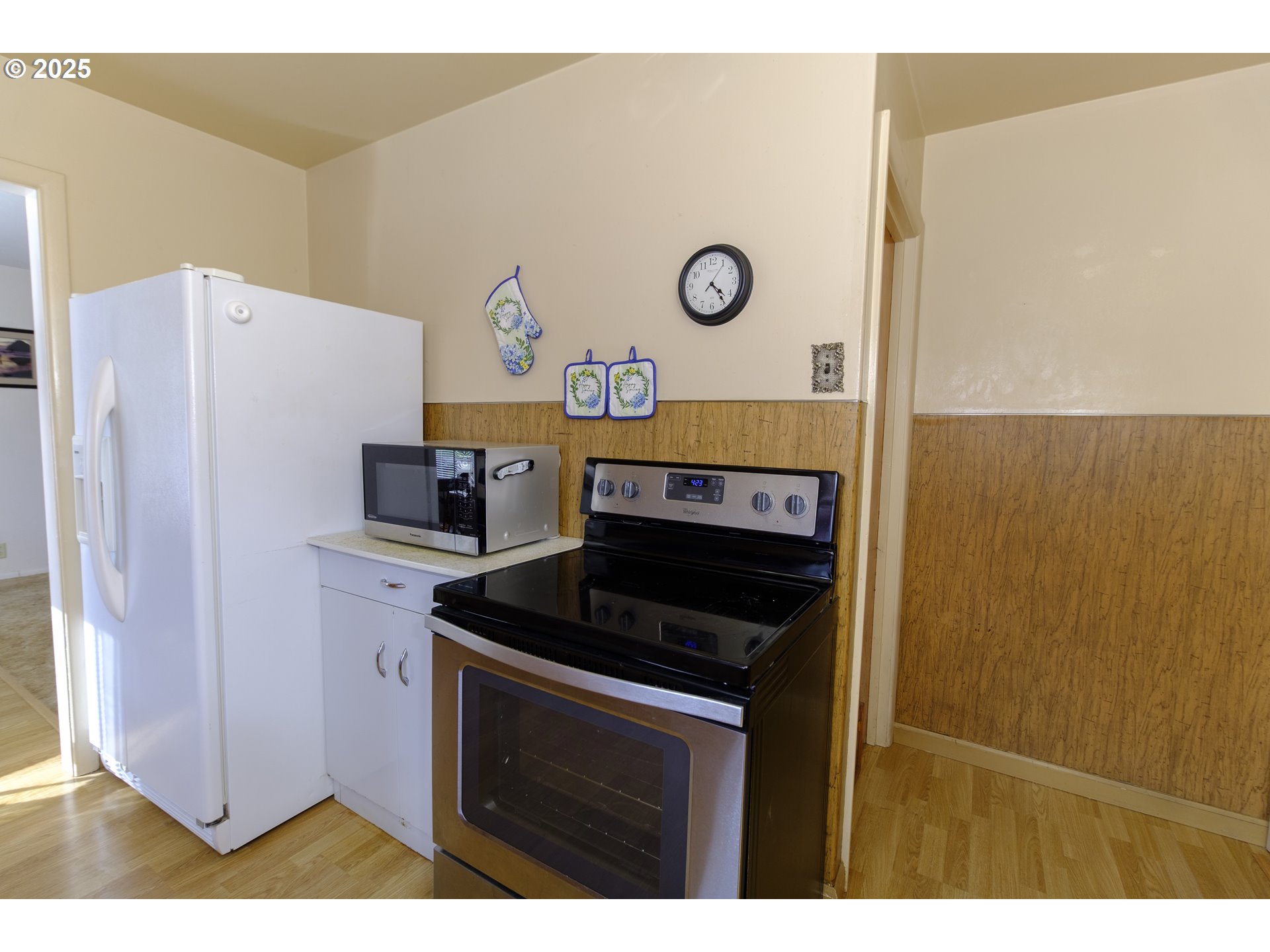 88199 Chestnut Street Mapleton, OR 97453 - Photo 14 of 40