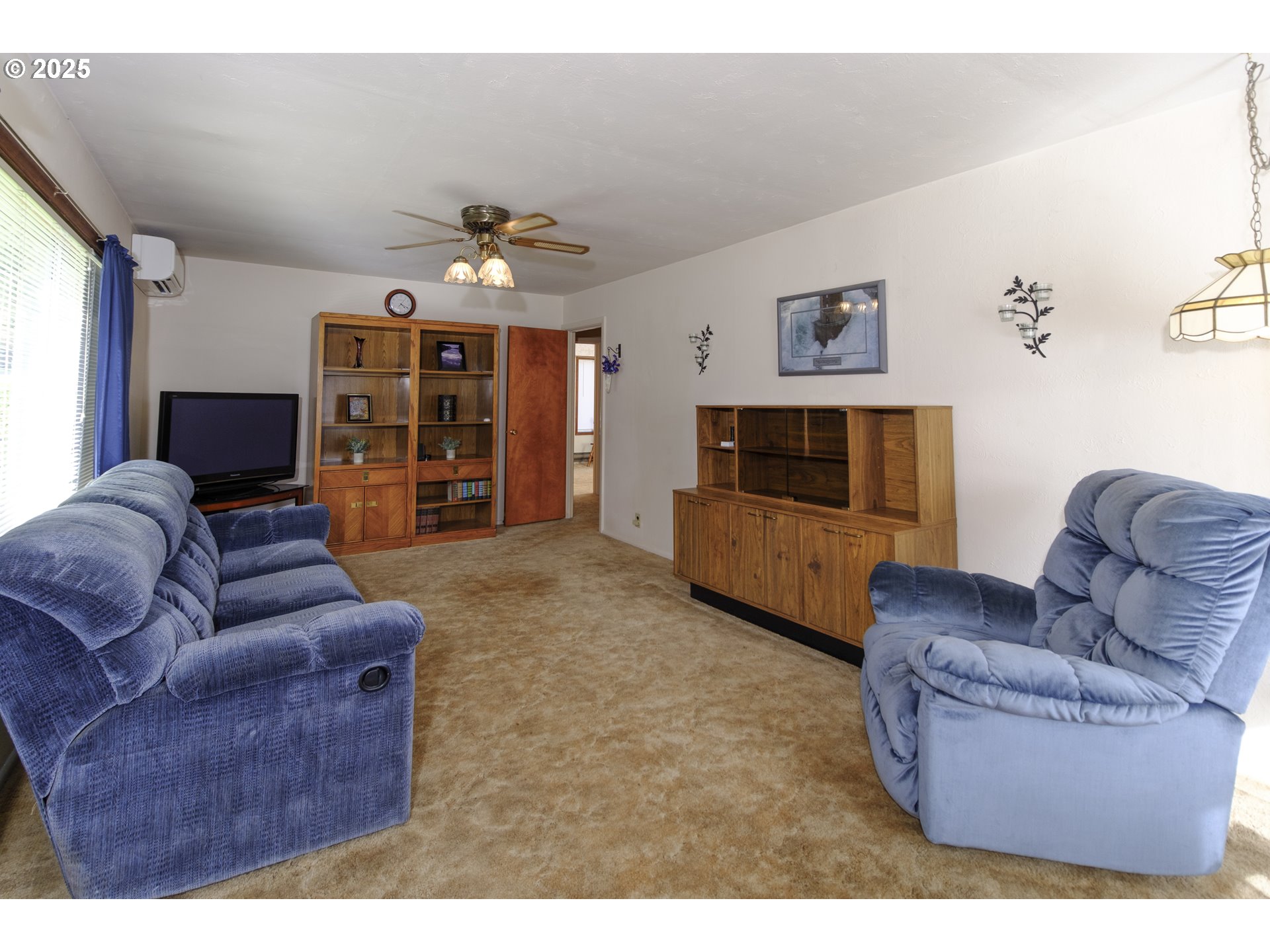 88199 Chestnut Street Mapleton, OR 97453 - Photo 3 of 40