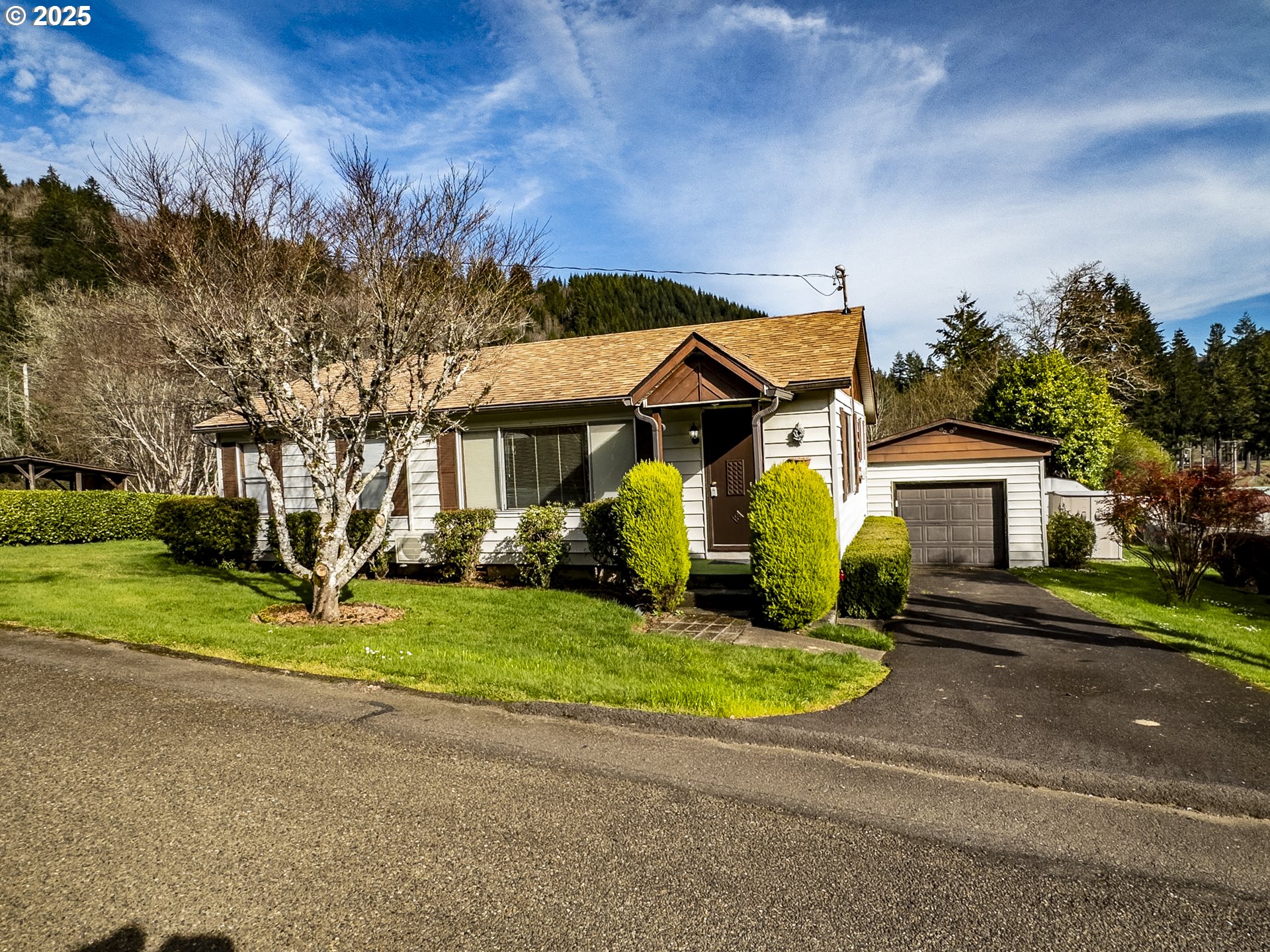 88199 Chestnut Street Mapleton, OR 97453 - Photo 37 of 40