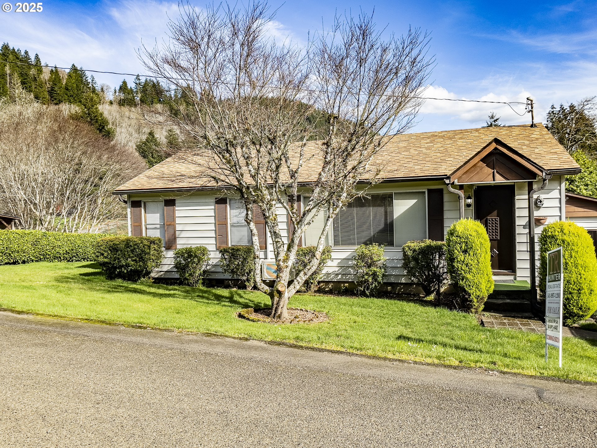 88199 Chestnut Street Mapleton, OR 97453 - Photo 38 of 40