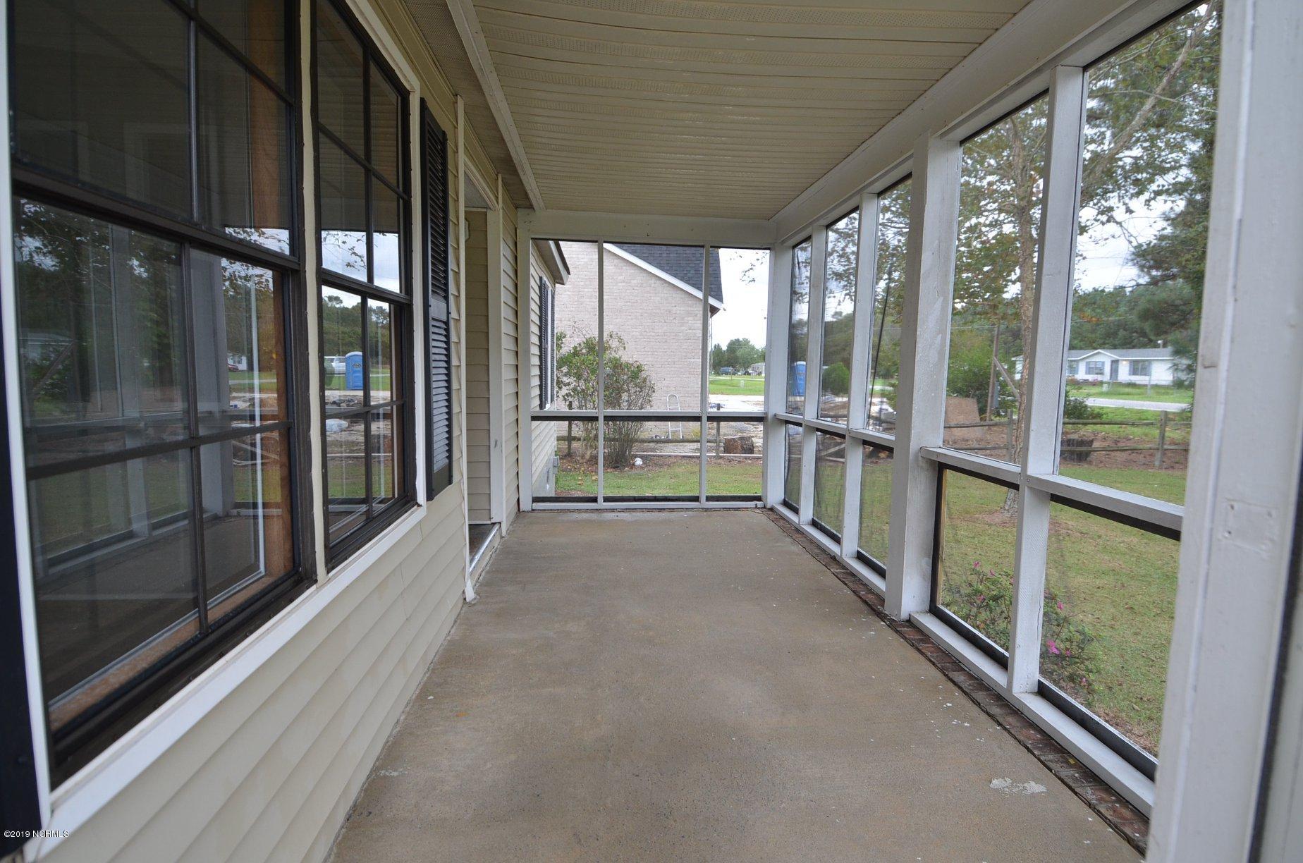 5747 County Home Road Winterville, NC 28590 - Photo 8 of 23 70427330_2380071075601051_63732877584876
