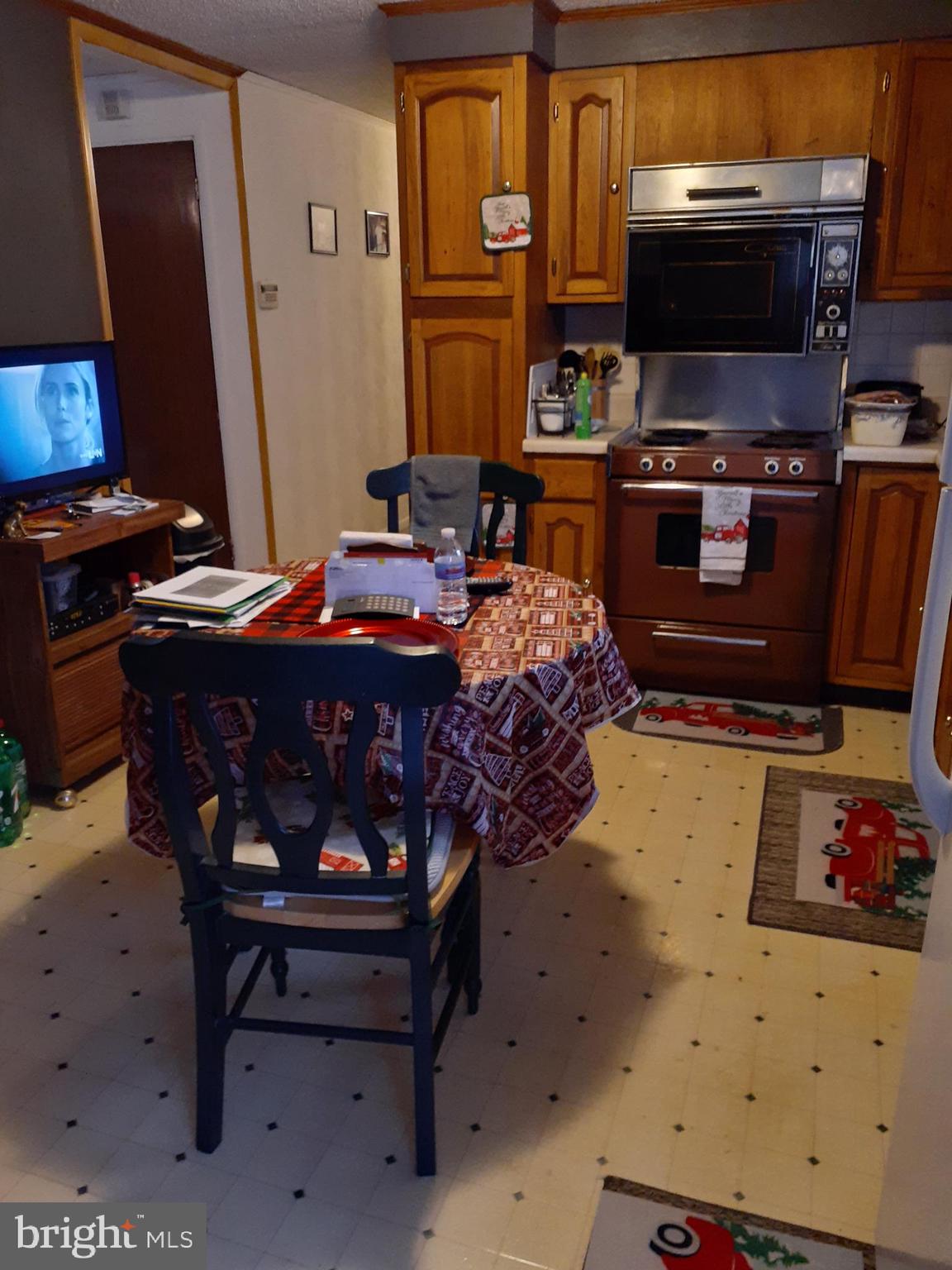 415 Delaware Avenue Baltimore, MD 21221 - Photo 7 of 13 double oven