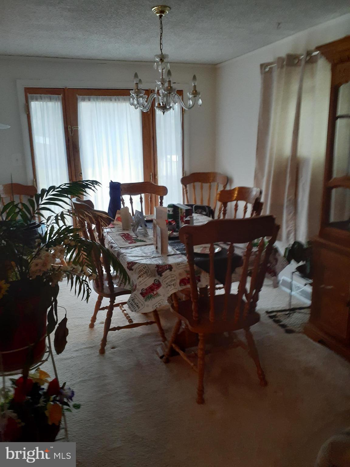 415 Delaware Avenue Baltimore, MD 21221 - Photo 8 of 13 dining room