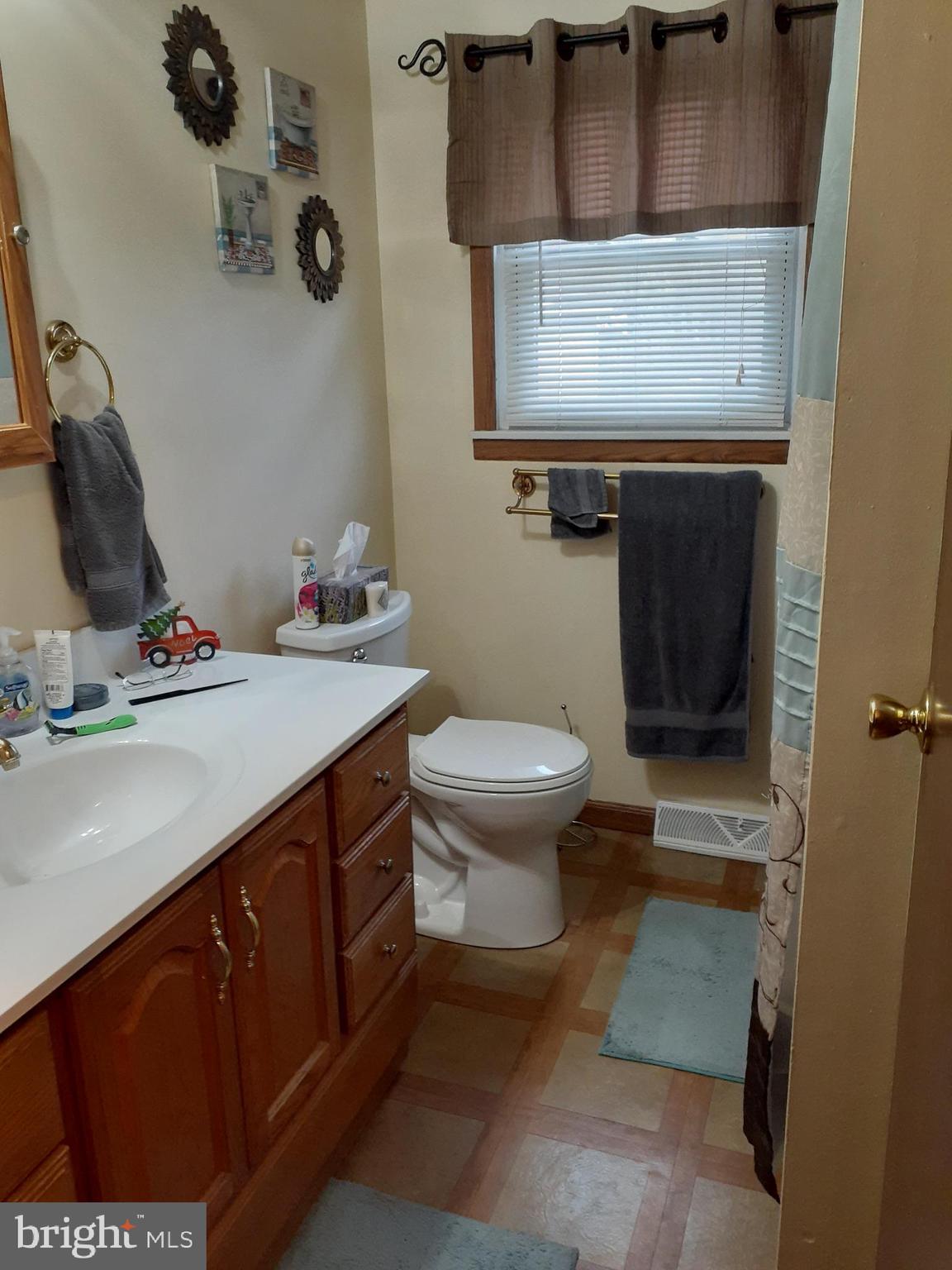 415 Delaware Avenue Baltimore, MD 21221 - Photo 10 of 13 updated bathroom