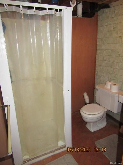 15583 Champaign Road Allen Park, MI 48101 - Photo 38 of 43 Half Bath 2.JPG