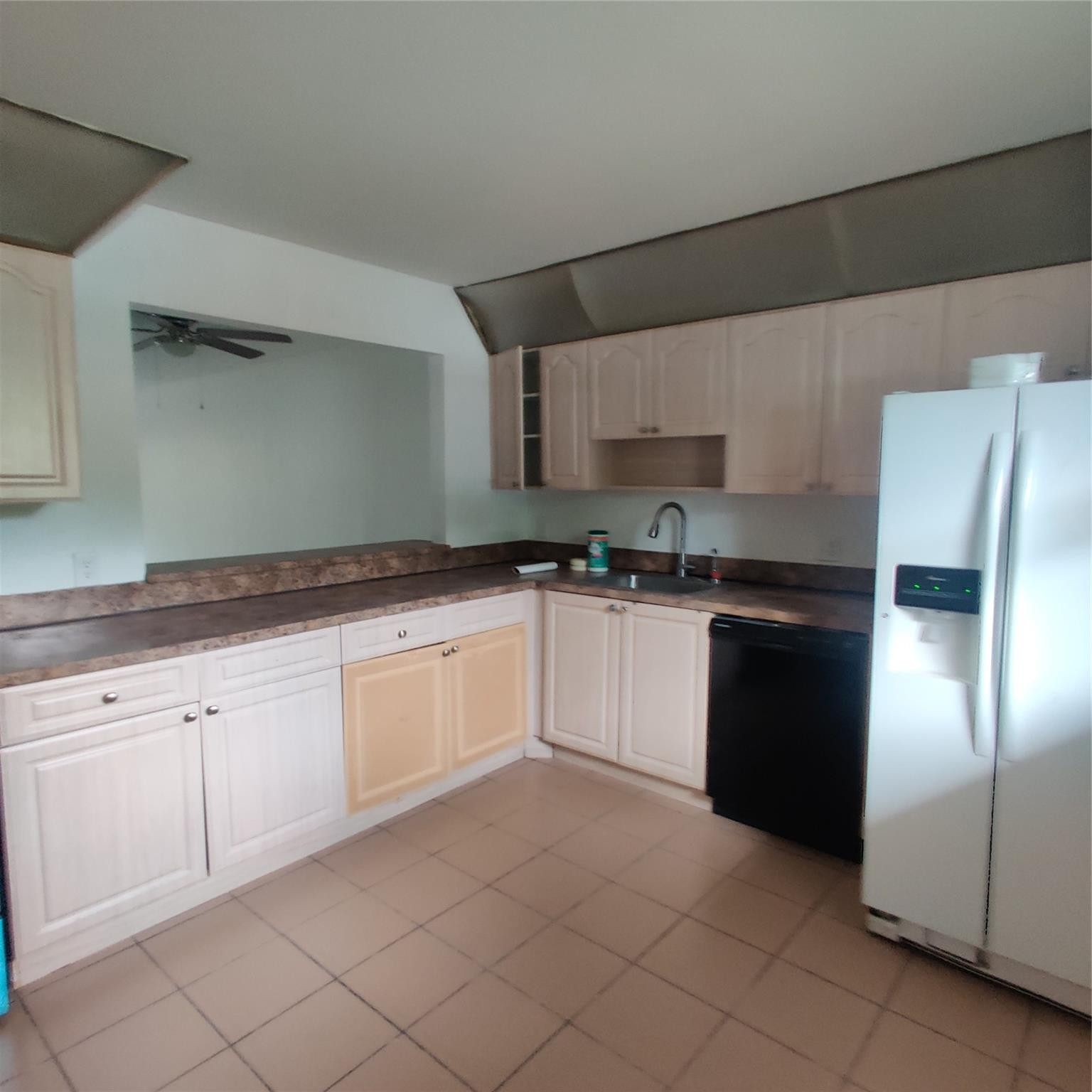 4131 Stirling Road, Unit 101 Davie, FL 33314 - Photo 5 of 22 Photo 5