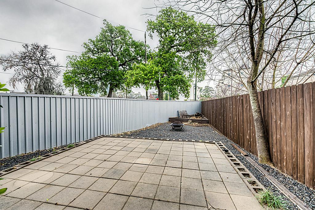 2605 Calumet Street, Unit 48 Houston, TX 77004 - Photo 10 of 34 a view of a backyard