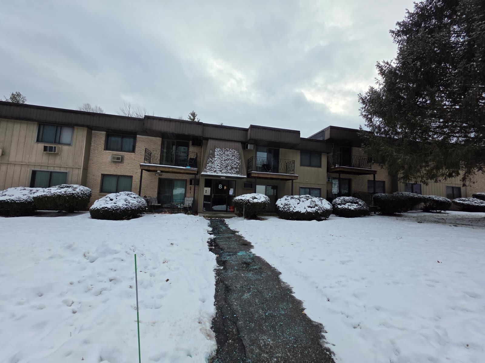 8 Strawberry Bank Road, Unit 16 Nashua, NH 03062 - Photo 2 of 25