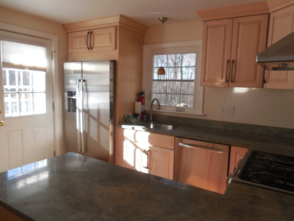 20 Valleyview Road Bellingham, MA 02019 - Photo 14 of 30 Gallery Image 14