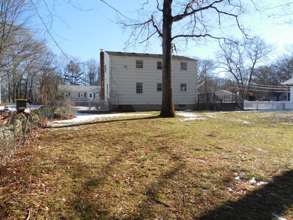 20 Valleyview Road Bellingham, MA 02019 - Photo 4 of 30 Gallery Image 4