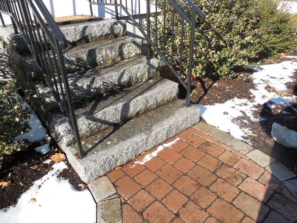 20 Valleyview Road Bellingham, MA 02019 - Photo 6 of 30 Gallery Image 6