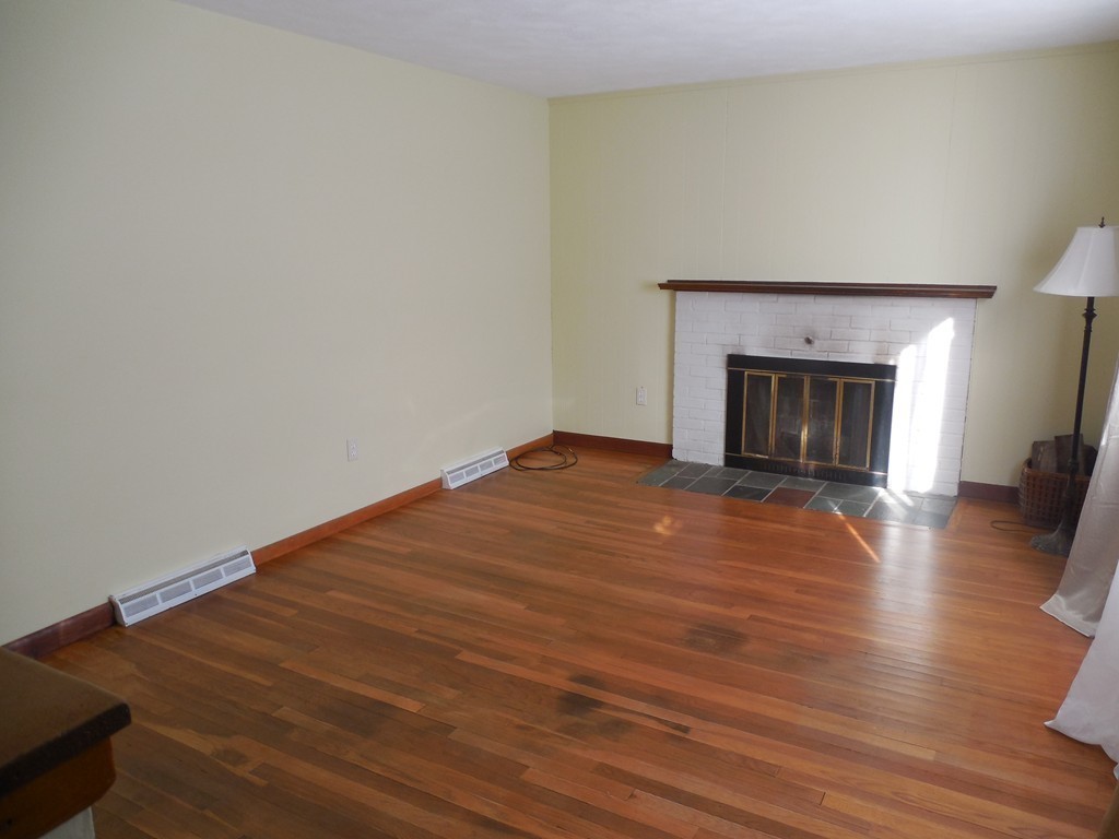 20 Valleyview Road Bellingham, MA 02019 - Photo 9 of 30 Gallery Image 9