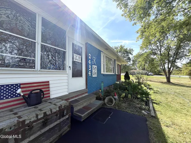 $270,000 | 2434 Highway 4, Fort Edward, NY 12828