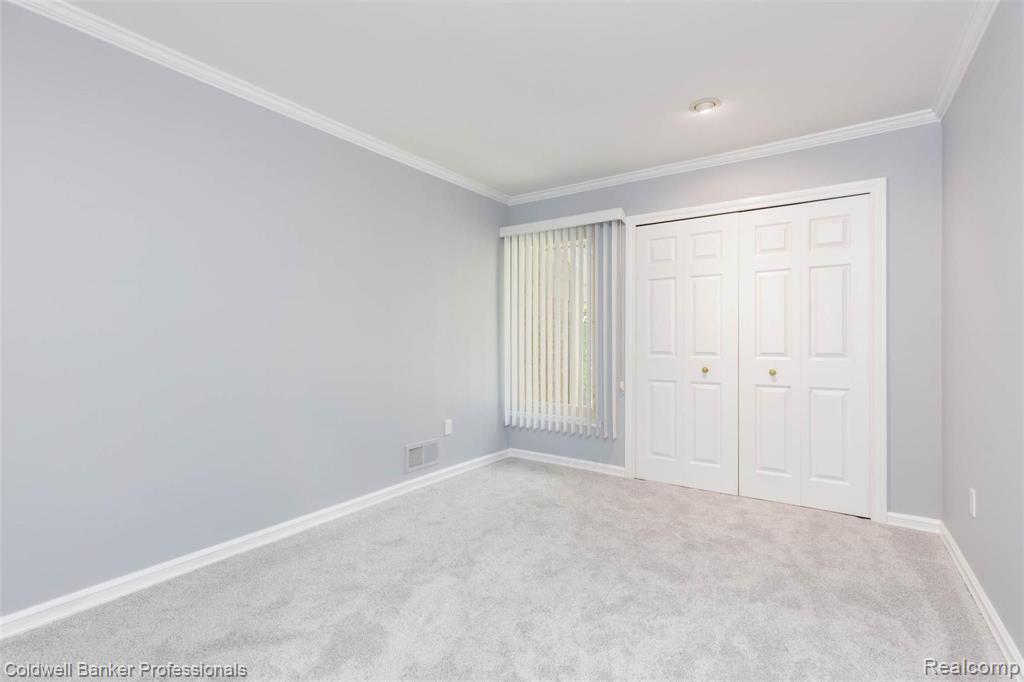 815 Oak Brook Ridge Drive Rochester Hills, MI 48307 - Photo 14 of 23